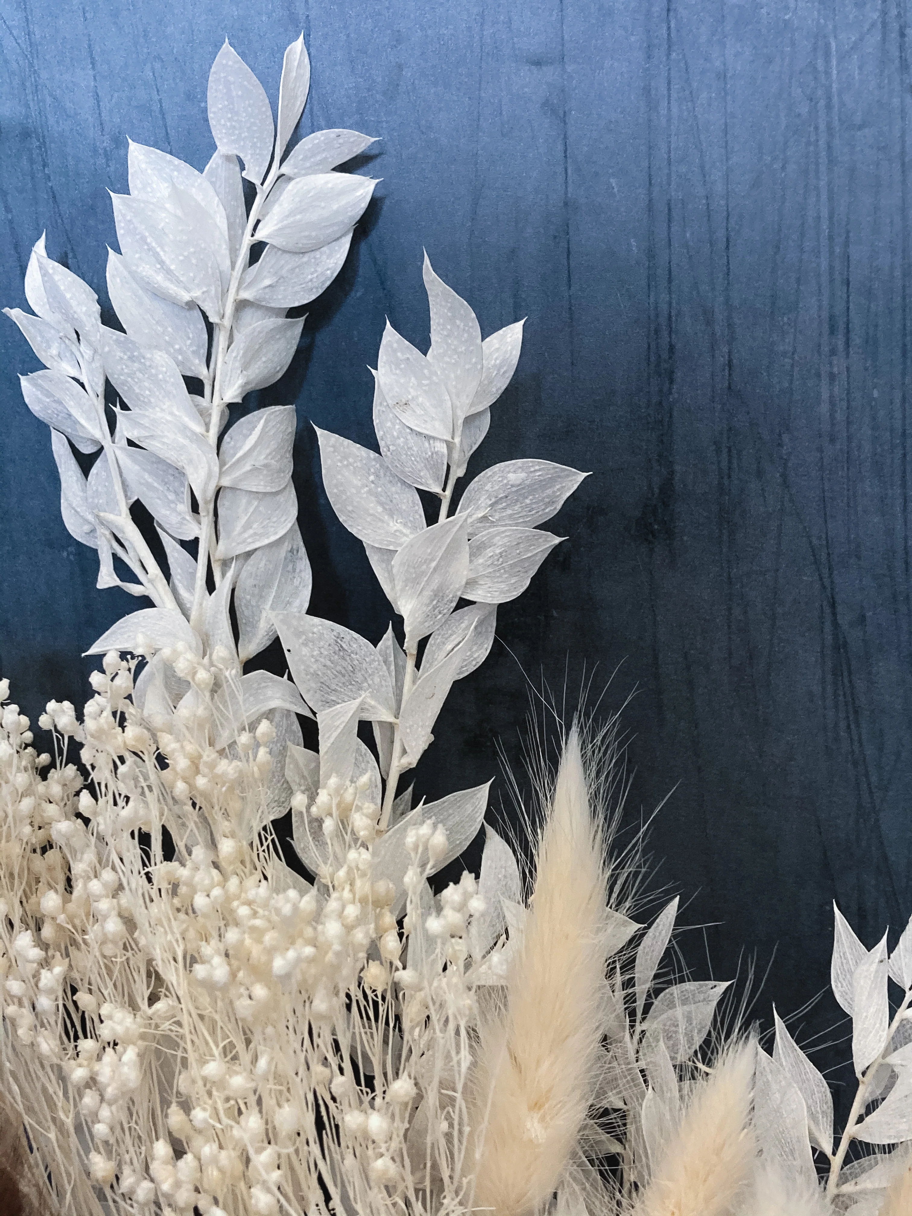 Winnie Mini dried flower arrangement - Image 3